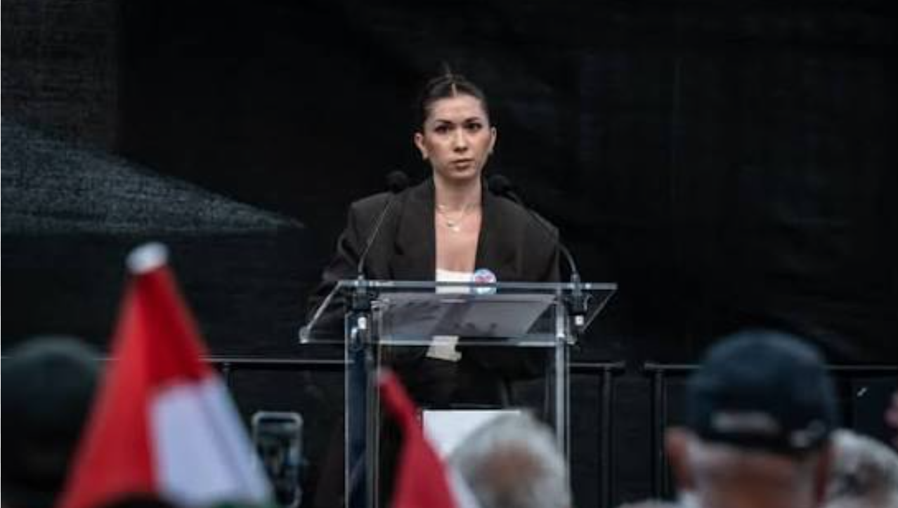 Dezse-Zelenka Dóra journalist and political influencer at Kossuth Square, Budapest September 5, 2026