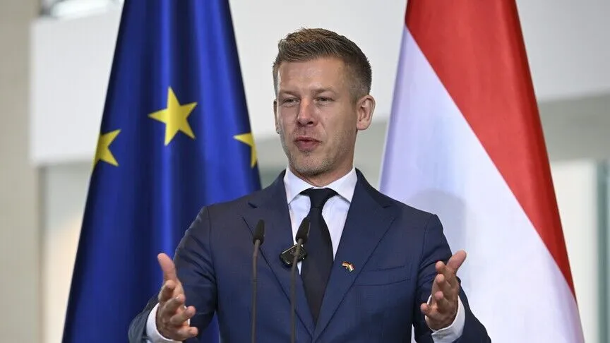 Az országgyűlési képviselők mentelmi jogának teljes eltörlésének kezdeményezése a büntetőeljárás alá eső bűncselekmények esetén