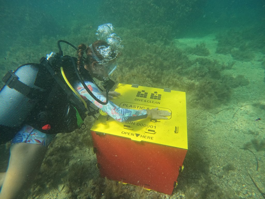Dive&Clean, seeks a practical solution to the problem of coastal marine debris and microplastic pollution using special underwater trash cans that support seabed waste collection by divers.