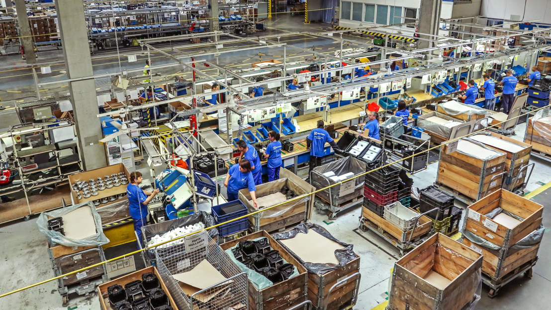 About 800 workers will lose their jobs.