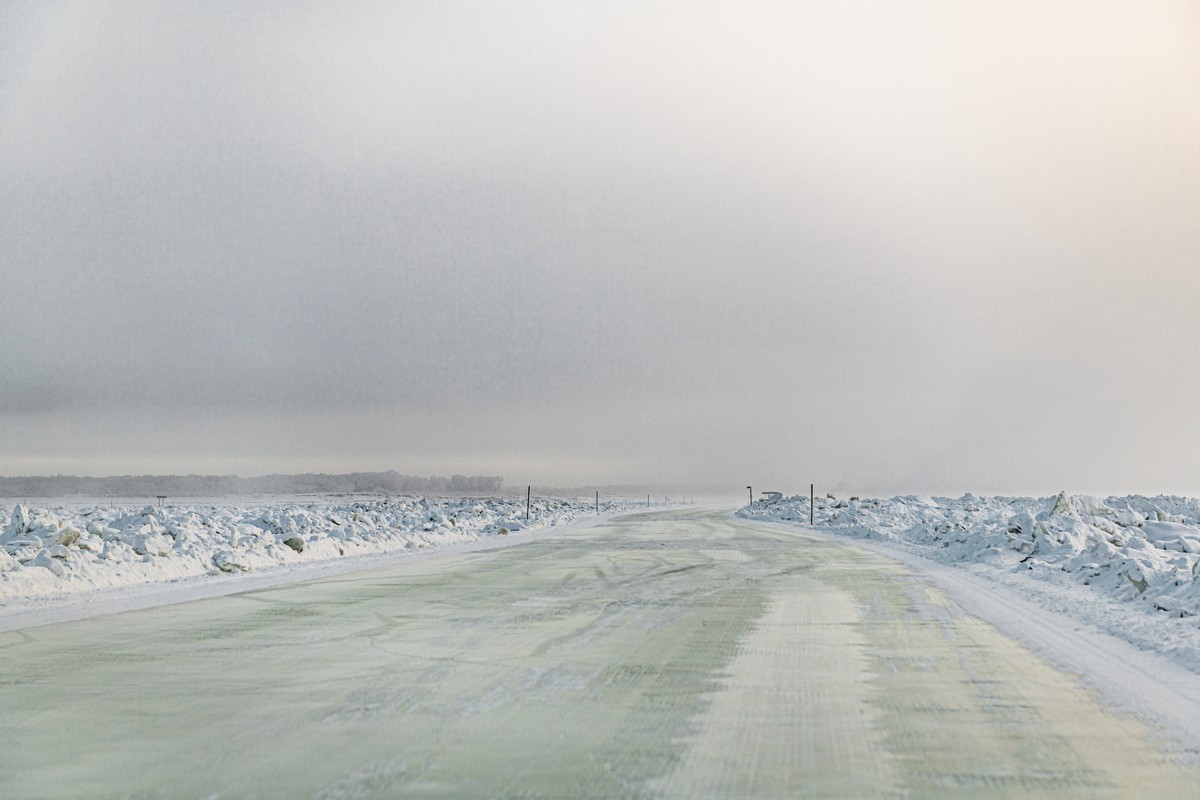 A 17km winter ‘road’ – over the frozen river Lena.