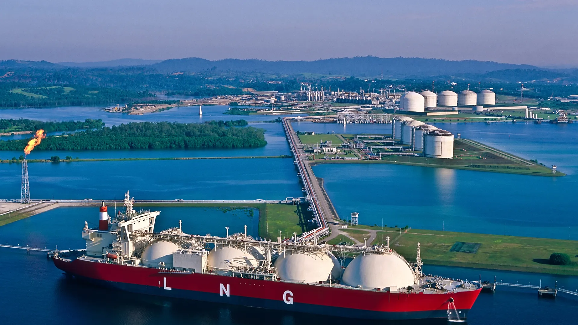 Europe Exchanged Russian Gas Supply — But Has It Exchanged One "Vulnerability" for Another?