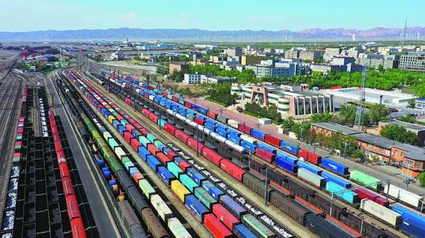Zhengzhou consolidation centre handles annual 10 million tonnes with a dispatch rate of up to 40 trains per day.