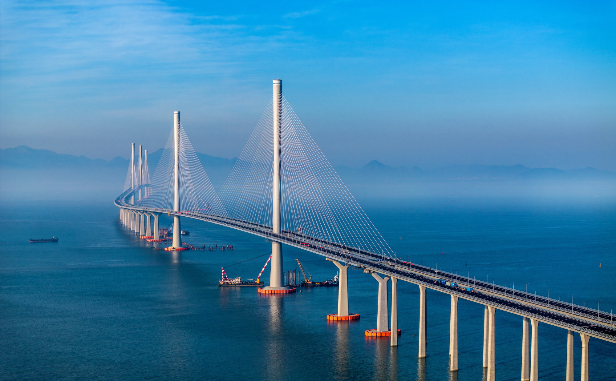 Guangdong's Sea Passage, world's largest three-tower cable-stayed highway bridge